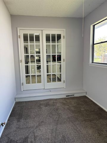 2004 N Shefford St, Wichita, KS 67212