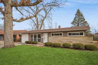 1001 Longaker Road, Northbrook, IL 60062