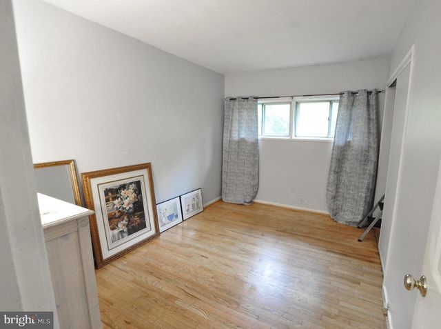 2212 MCAULIFFE DR, Rockville, MD 20851