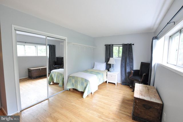 2212 MCAULIFFE DR, Rockville, MD 20851