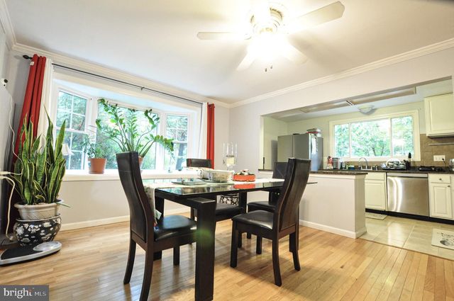 2212 MCAULIFFE DR, Rockville, MD 20851