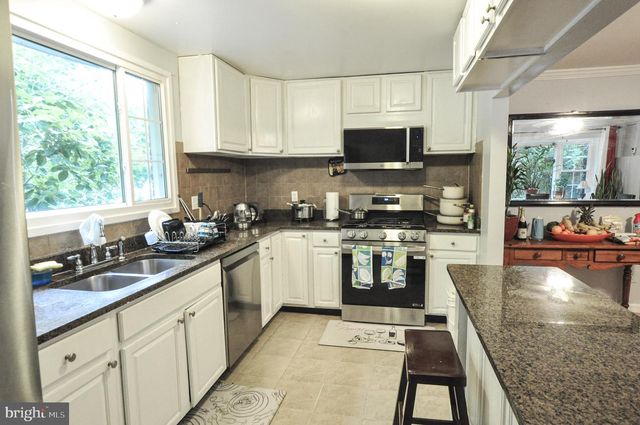 2212 MCAULIFFE DR, Rockville, MD 20851