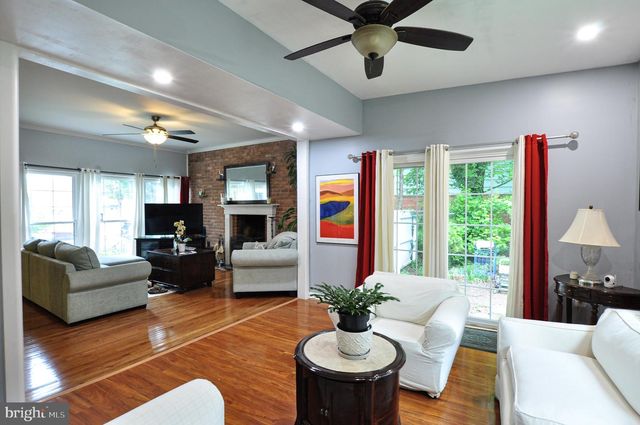 2212 MCAULIFFE DR, Rockville, MD 20851