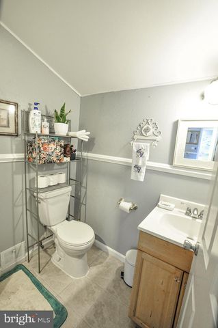 2212 MCAULIFFE DR, Rockville, MD 20851