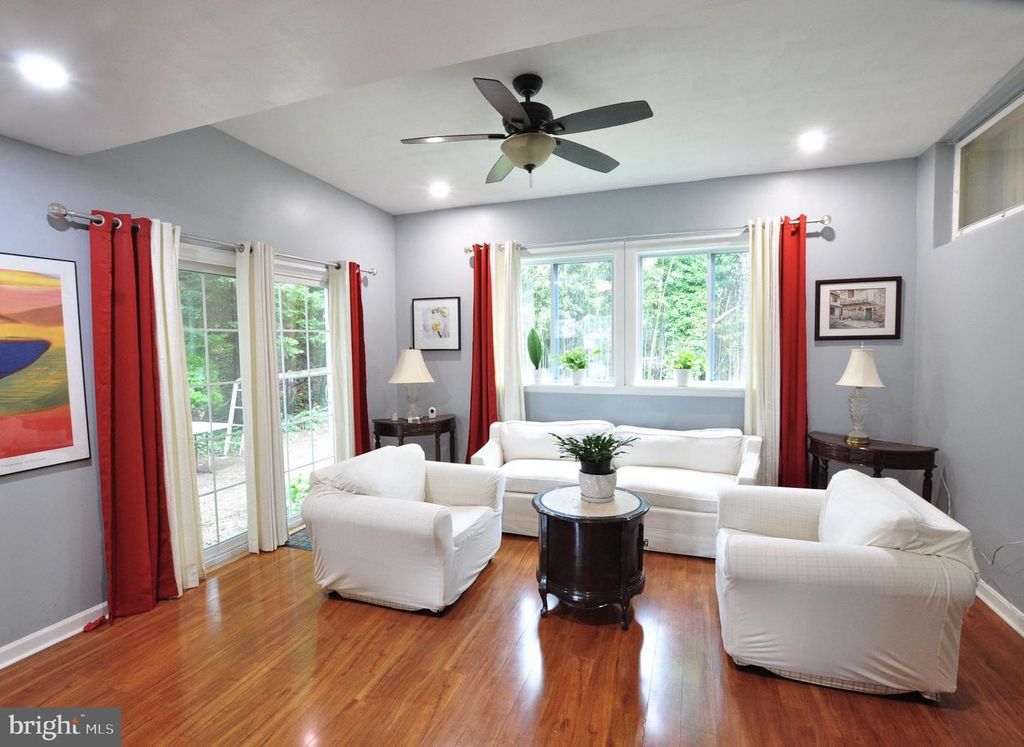 2212 MCAULIFFE DR, Rockville, MD 20851