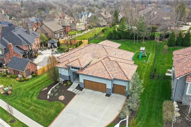 5961 N Cosby Avenue, Kansas City, MO 64151