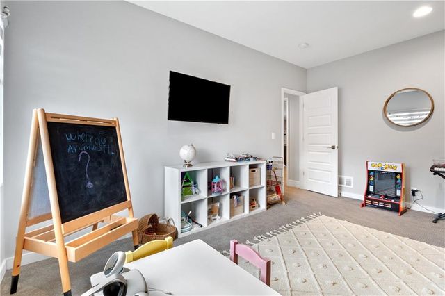 5961 N Cosby Avenue, Kansas City, MO 64151