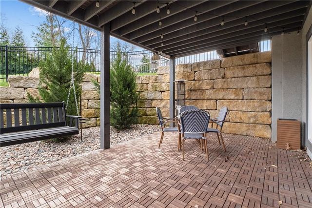 5961 N Cosby Avenue, Kansas City, MO 64151