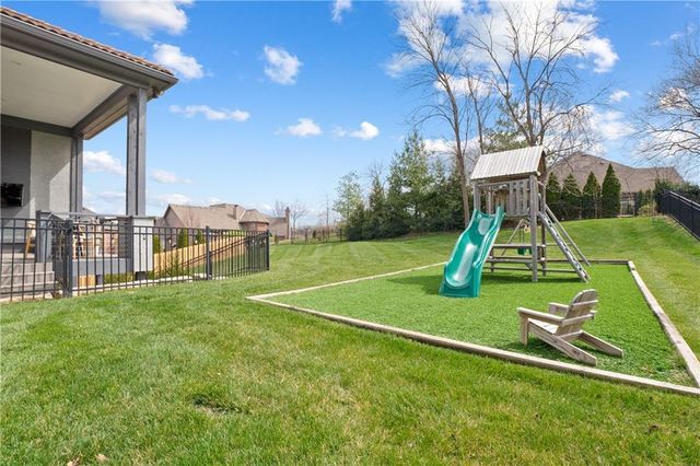 5961 N Cosby Avenue, Kansas City, MO 64151