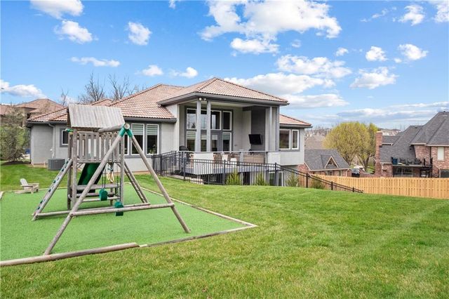 5961 N Cosby Avenue, Kansas City, MO 64151