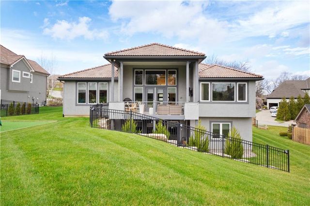 5961 N Cosby Avenue, Kansas City, MO 64151