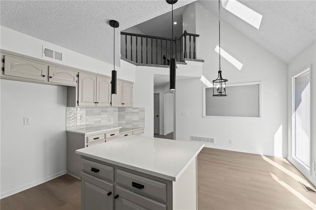 11405 S Hunter Drive, Olathe, KS 66061