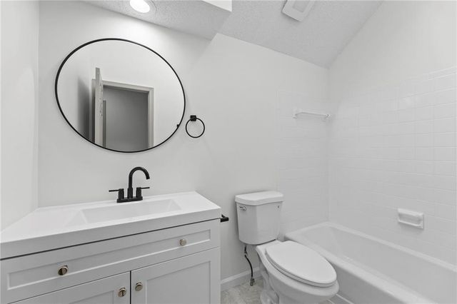 11405 S Hunter Drive, Olathe, KS 66061