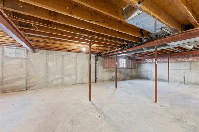 11405 S Hunter Drive, Olathe, KS 66061