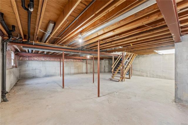 11405 S Hunter Drive, Olathe, KS 66061