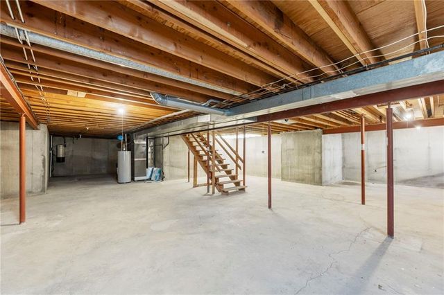 11405 S Hunter Drive, Olathe, KS 66061