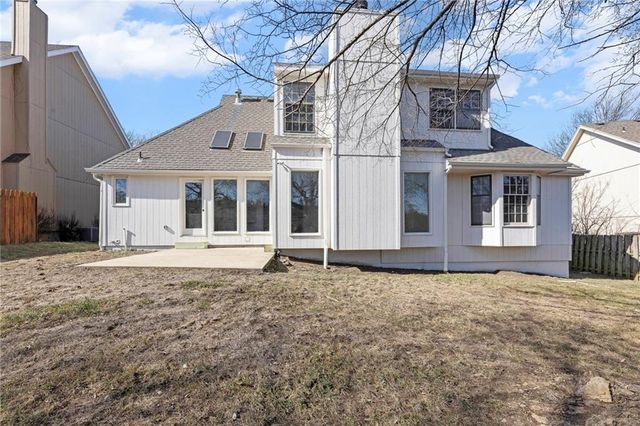 11405 S Hunter Drive, Olathe, KS 66061