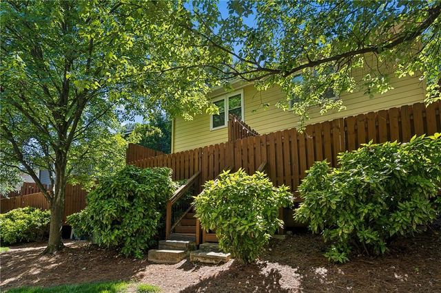 16 Holly Downs Court NW, Atlanta, GA 30318