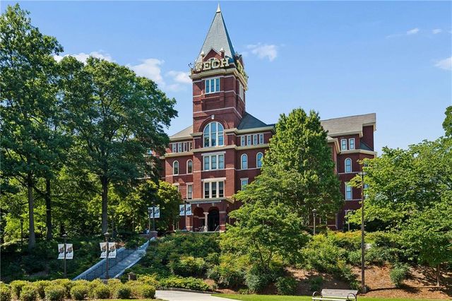 16 Holly Downs Court NW, Atlanta, GA 30318