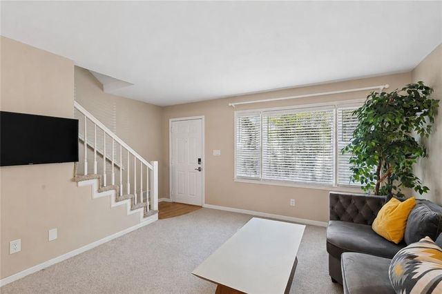 16 Holly Downs Court NW, Atlanta, GA 30318