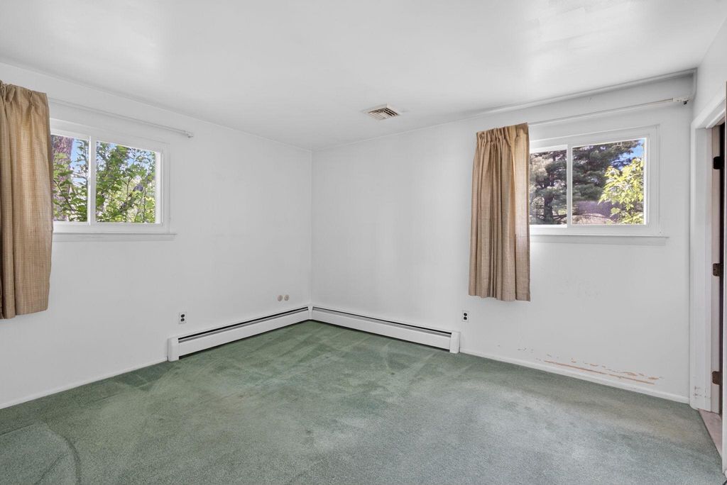 Image 12 of property listing at 1155 GRANDVIEW CIR, Pottstown, PA 19465