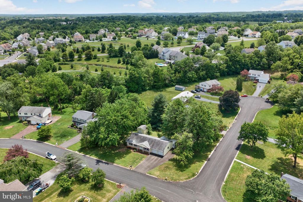 Image 19 of property listing at 1155 GRANDVIEW CIR, Pottstown, PA 19465