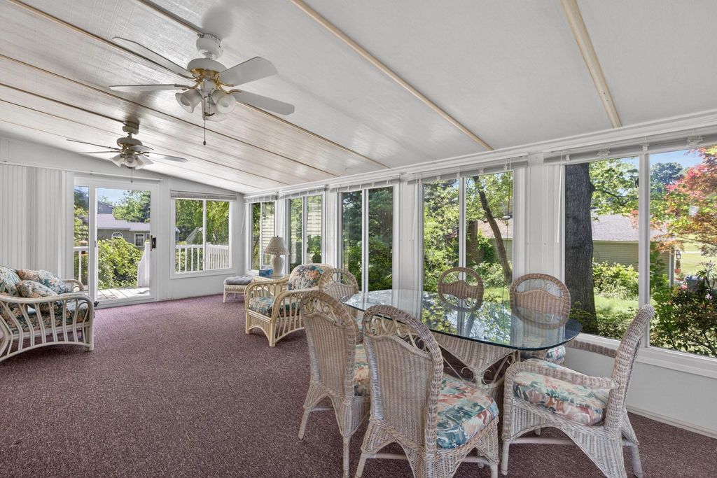 Image 9 of property listing at 1155 GRANDVIEW CIR, Pottstown, PA 19465