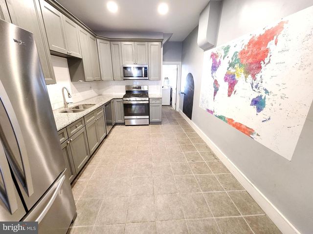208 PERRY ST, Columbia, PA 17512