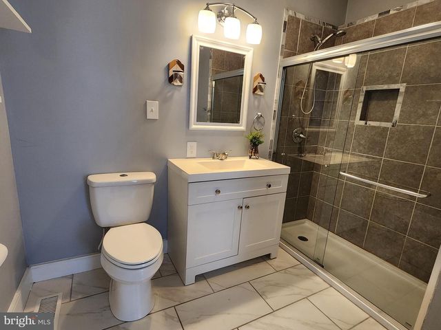 208 PERRY ST, Columbia, PA 17512