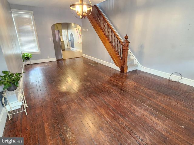 208 PERRY ST, Columbia, PA 17512