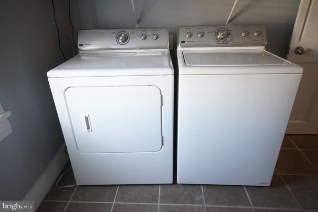 208 PERRY ST, Columbia, PA 17512