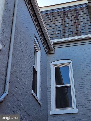 208 PERRY ST, Columbia, PA 17512