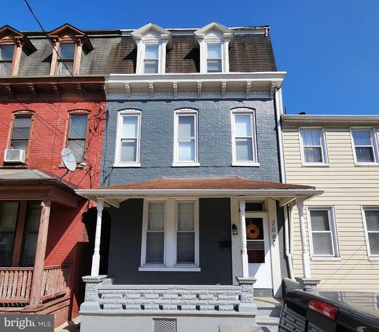 208 PERRY ST, Columbia, PA 17512