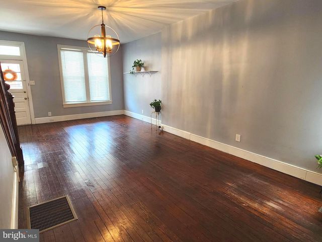 208 PERRY ST, Columbia, PA 17512