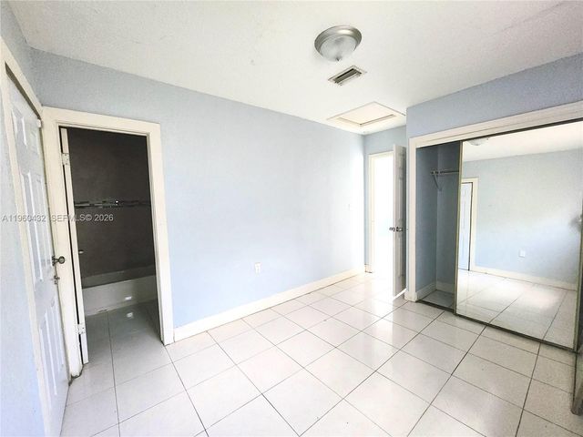 2141 NW 91st St B, Miami, FL 33147