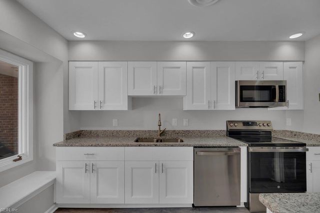 376 Merrimac Trl Unit 113, Williamsburg, VA 23185