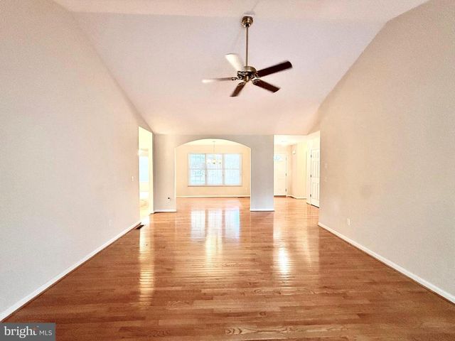 421 BIRDIE RD, Locust Grove, VA 22508