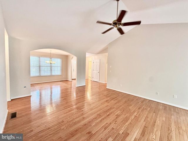 421 BIRDIE RD, Locust Grove, VA 22508