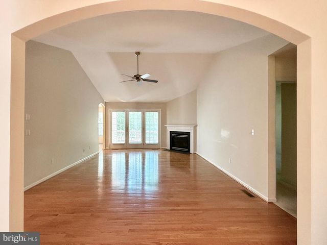 421 BIRDIE RD, Locust Grove, VA 22508