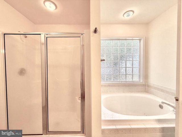 421 BIRDIE RD, Locust Grove, VA 22508