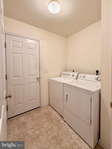 421 BIRDIE RD, Locust Grove, VA 22508