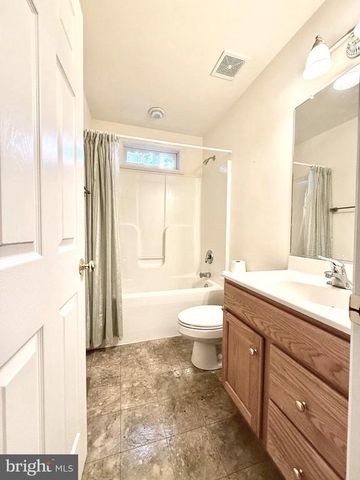 421 BIRDIE RD, Locust Grove, VA 22508