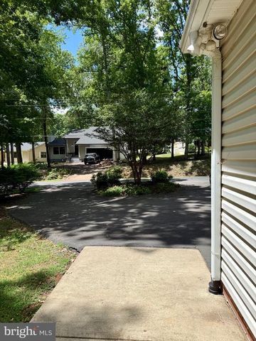 421 BIRDIE RD, Locust Grove, VA 22508