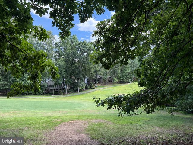 421 BIRDIE RD, Locust Grove, VA 22508