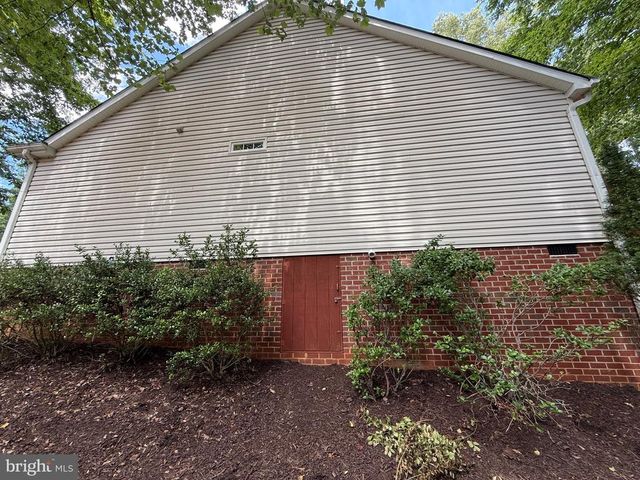 421 BIRDIE RD, Locust Grove, VA 22508
