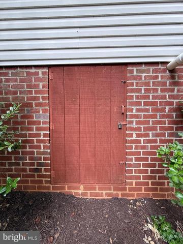 421 BIRDIE RD, Locust Grove, VA 22508