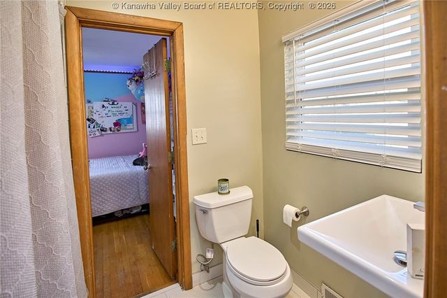 1555 Summit Drive, Charleston, WV 25302