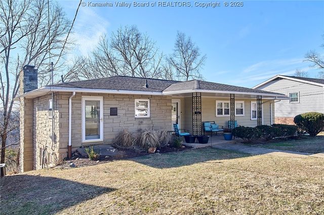 1555 Summit Drive, Charleston, WV 25302