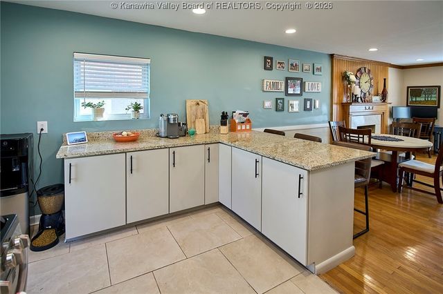 1555 Summit Drive, Charleston, WV 25302