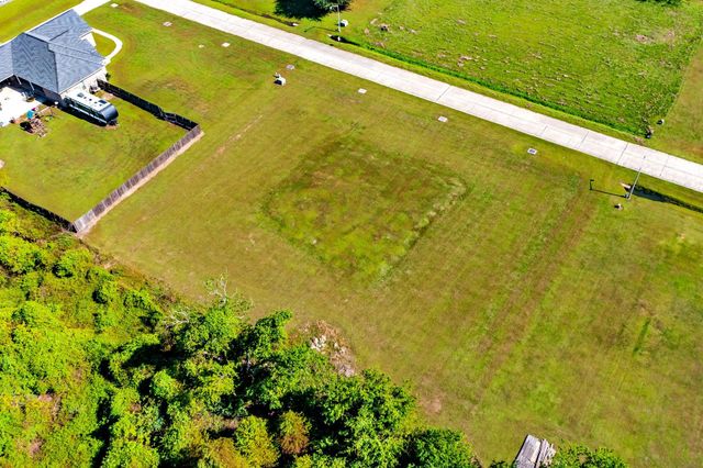 338 Chateau Dr, Lockport, LA 70374